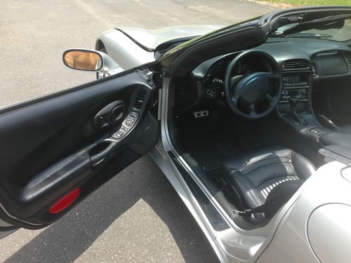 2004 Chevrolet Corvette Convertible 2-Door 5.7L, US $28,000.00, image 5
