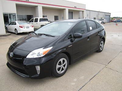 12 prius 3 black gray leather navigation back up camera xm  hybrid automatic