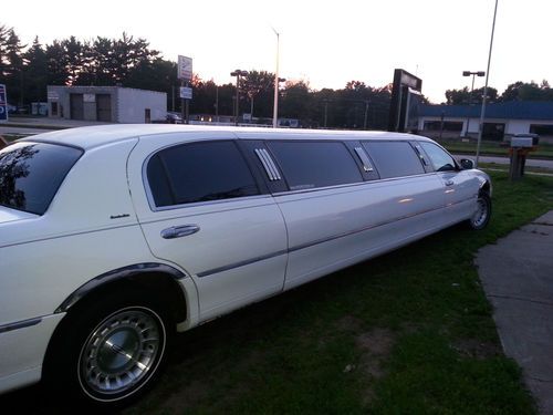 1999 Lincoln Limousine 120