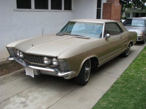 Classic 1964 buick riviera with original 425/465 wildcat engine (nailhead?)