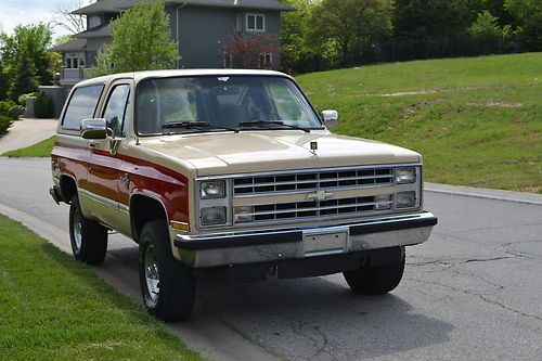 Beautiful 1988 k5 chevy blazer w/ only 68k miles
