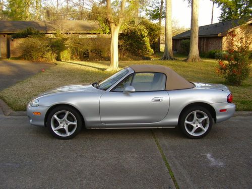 2002 mazda miata mx5 convertible,  low mileage, 6,055 original miles