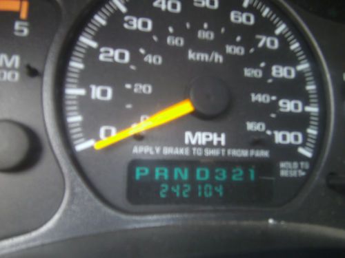 2001 CHEVROLET 2500 EXT CAB 4X4 DURAMAX DIESEL AUTOMATIC NEEDS REPAIR NO RESERVE, image 19