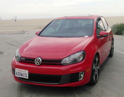 2011 red volkswagen gti sr 2-door 2.0l - private seller, super low miles!