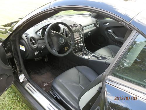 2007 Mercedes-Benz SLK350 AMG Package Roadster Hard Top Convertible, image 4