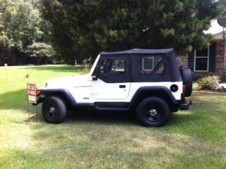 1998 jeep wrangler se sport utility 2-door 2.5l