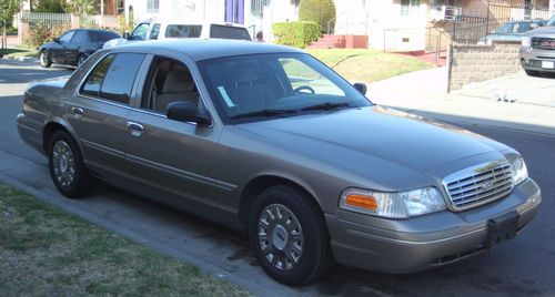 2004 ford crown victoria police interceptor sedan 4-door 4.6l