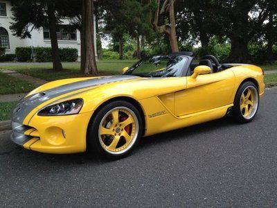Srt10 srt-10 viper convertible custom 20k yellow mint clean carfax financing