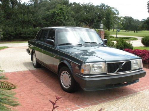 1990 volvo 240 dl sedan 4-door 2.3l