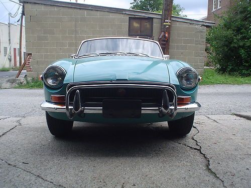 1972 mgb/ low miles/ low reserve-unique color combination