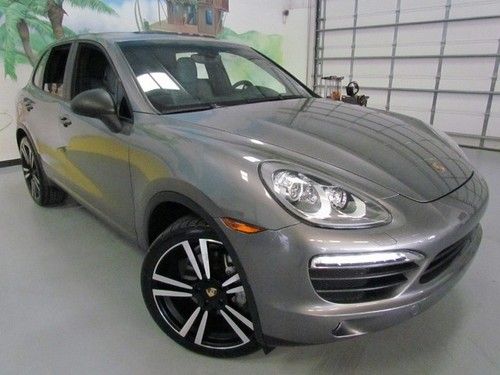 2012 porsche cayenne s,gray,28k only,factory warranty,loaded,like new !