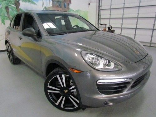 2012 porsche cayenne s,gray,28k only,factory warranty,loaded,like new !