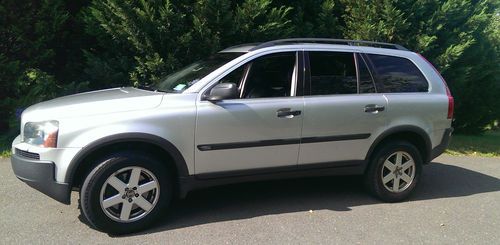 2005 volvo xc90 2.5turbo.awd.lthr.3rdrow. 1-owner. no reserve!!!!