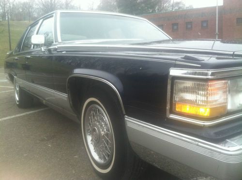 Cadillac fleetwood brougham