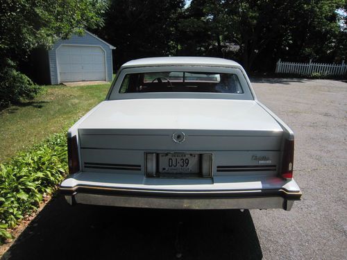 1988 Cadillac DeVille Base Sedan 4-Door 4.5L, image 2