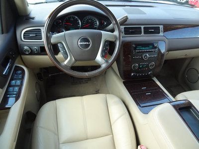 Dena AWD SUV 6.2LT Engine Auto Leather Heated Seats Power Sunroof 0 Accidents, image 13