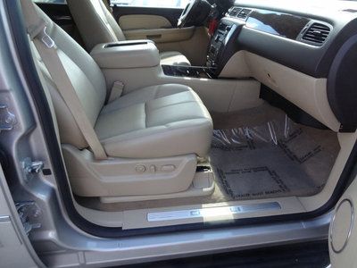 Dena AWD SUV 6.2LT Engine Auto Leather Heated Seats Power Sunroof 0 Accidents, image 14
