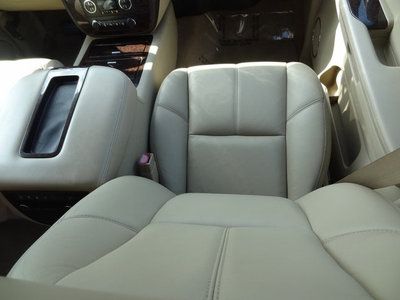 Dena AWD SUV 6.2LT Engine Auto Leather Heated Seats Power Sunroof 0 Accidents, image 16