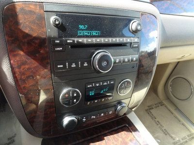 Dena AWD SUV 6.2LT Engine Auto Leather Heated Seats Power Sunroof 0 Accidents, image 18