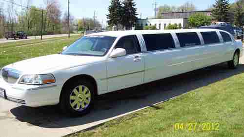 2003 lincoln town car 180'' stretch 14 passenger limo, image 3