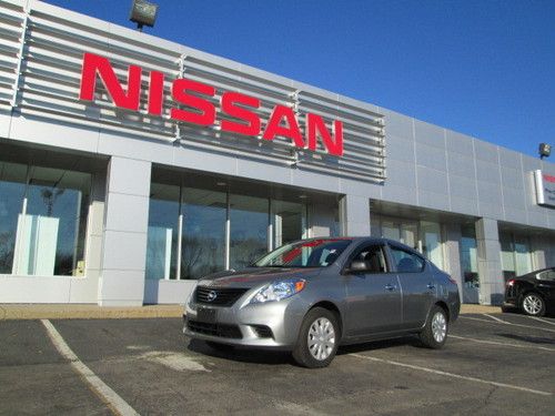 2013 nissan 1.6 s