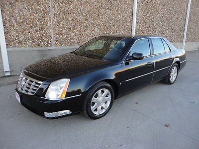 2007 cadillac dts luxury ii-climate seats-factory navigation-carfax certified