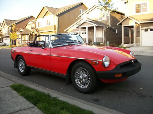 1979 MG MGB sports car Vermillion Red wire wheel convertible, image 3