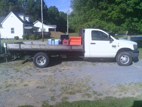 2007 dodge ram 3500 heavy duty 1 ton dullie flat bed 2 wheel drive diesel