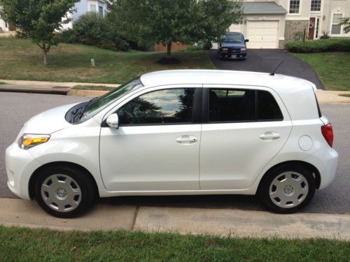 2010 scion xd base hatchback 5-door 1.8l