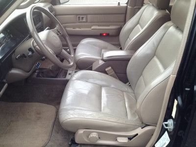 SR5 V6, 5 Speed Manual, 4X4, Moon Roof, Leather, Toyo Tires, image 12