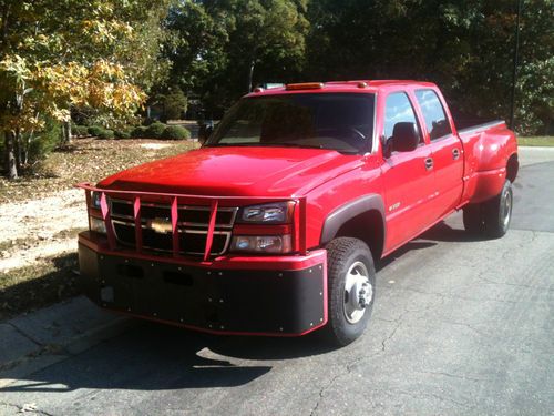 Crew cab 4 x 4  with 6.0 gasoline engine