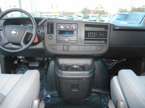 2012 chevrolet express 2500 base extended cargo van 3-door 6.6l