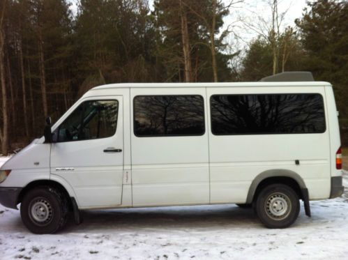 2004 dodge sprinter standard passenger van