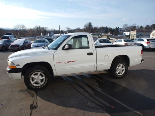 Dakota 1998 dodge sport white 3.9 v6 manual reg cab 2wd pick up