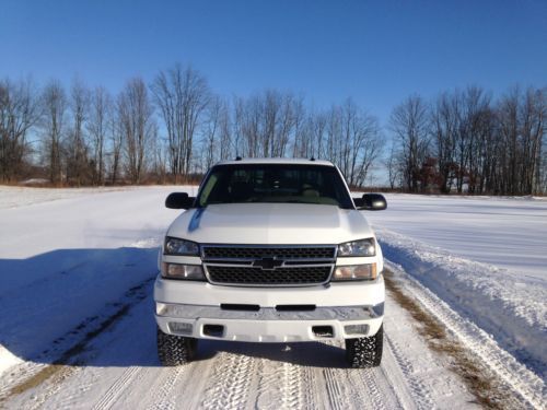 2005 Chevy Silverado 2500HD Crew Cab, Duramax, 4x4, Loaded, Leather, New Tires, US $17,000.00, image 3