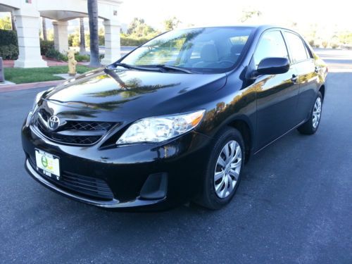 2012 toyota corolla le sedan 4-door 1.8l black