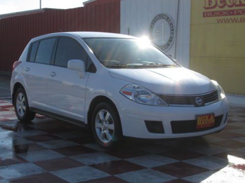 Hatchback i4 1.8l 12-volt pwr outlet 4-way manual adjustable passenger seat
