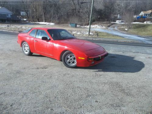 1986 Porsche 944 Base Coupe 2-Door 2.5L, image 4