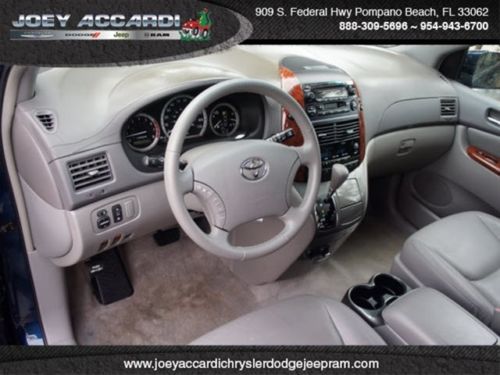 XLE Limited 3.3L handicapped accessible with power wheel chair lift, image 3