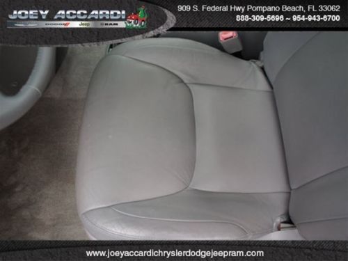 XLE Limited 3.3L handicapped accessible with power wheel chair lift, image 5