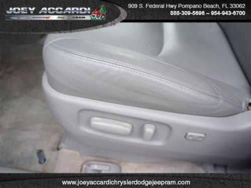 XLE Limited 3.3L handicapped accessible with power wheel chair lift, image 6