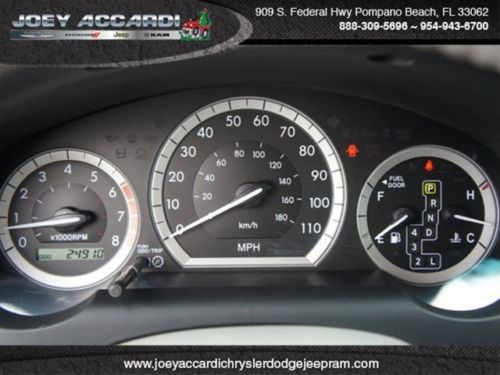 XLE Limited 3.3L handicapped accessible with power wheel chair lift, image 10