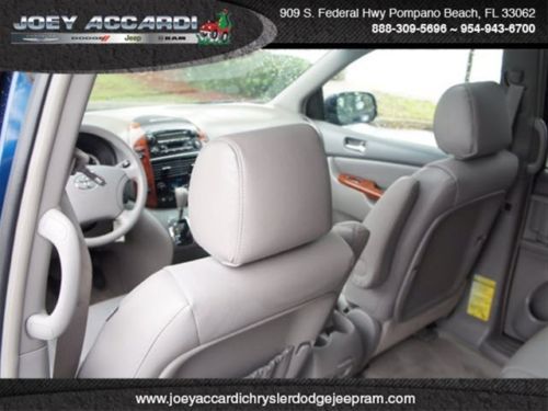 XLE Limited 3.3L handicapped accessible with power wheel chair lift, image 16