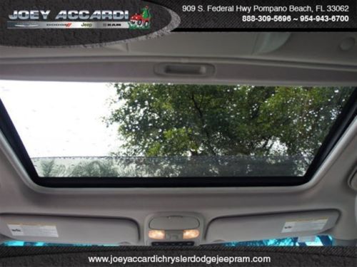 XLE Limited 3.3L handicapped accessible with power wheel chair lift, image 18