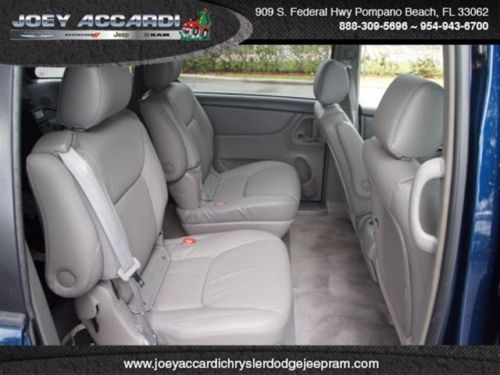 XLE Limited 3.3L handicapped accessible with power wheel chair lift, image 27