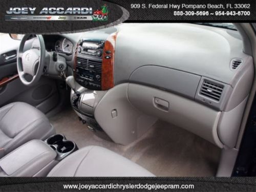 XLE Limited 3.3L handicapped accessible with power wheel chair lift, image 29