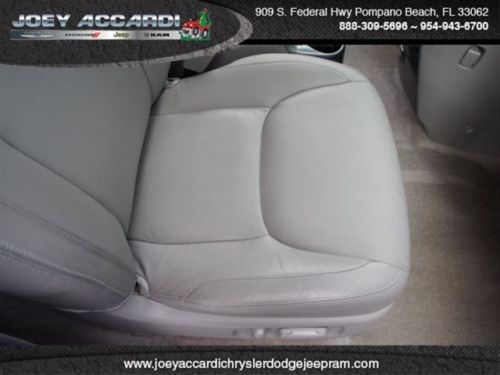 XLE Limited 3.3L handicapped accessible with power wheel chair lift, image 31