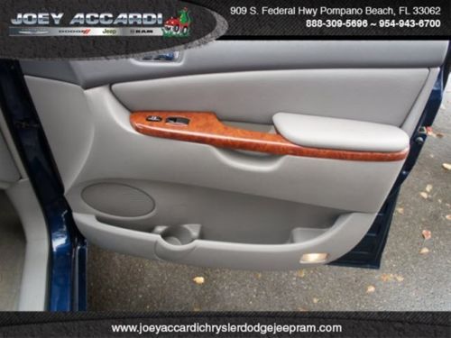 XLE Limited 3.3L handicapped accessible with power wheel chair lift, image 32