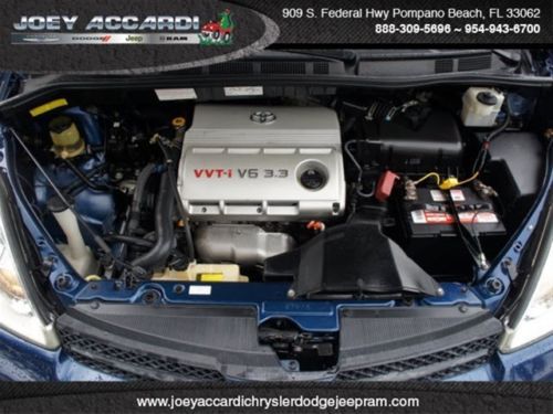 XLE Limited 3.3L handicapped accessible with power wheel chair lift, image 37