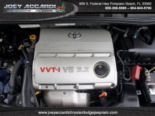 XLE Limited 3.3L handicapped accessible with power wheel chair lift, image 38